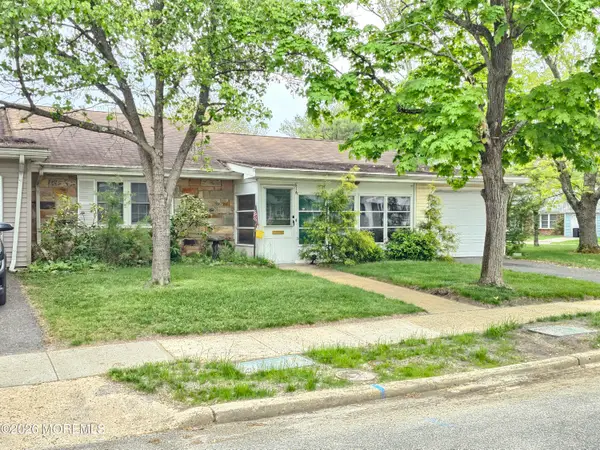 61A Hedge Drive, Lakewood, NJ 08701