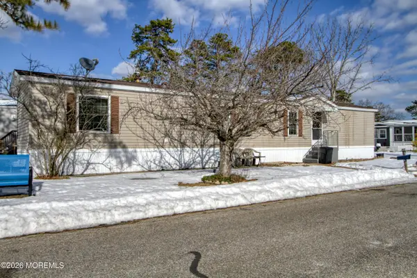42 Woodchuck Parkway, Whiting, NJ 08759
