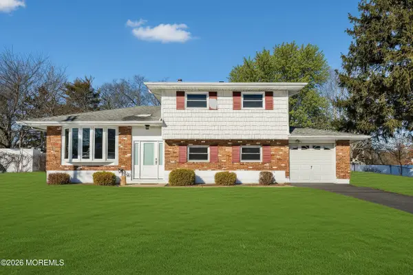 35 Vivian Court, Howell, NJ 07731