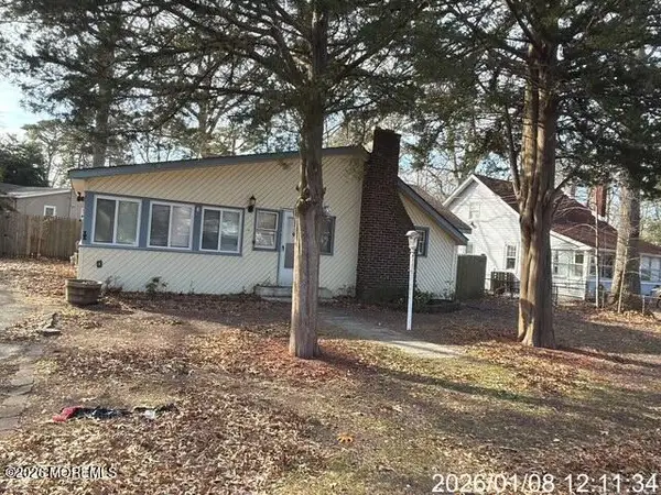 212 Swan Boulevard, Toms River, NJ 08753