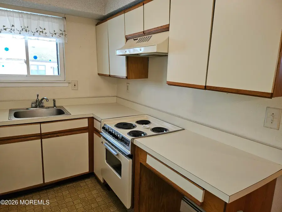 40 Wharfside Drive, Monmouth Beach, NJ 07750 - #2