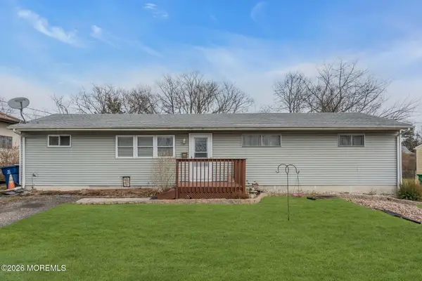 22 Tilton Avenue, Toms River, NJ 08757