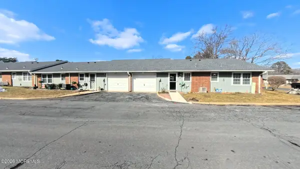 426A Chatham Court, Lakewood, NJ 08701