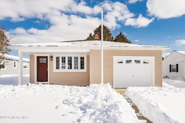 9 Santa Fe Court, Toms River, NJ 08757