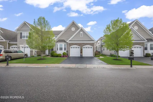 5 Traditions Place, Monroe, NJ 08831