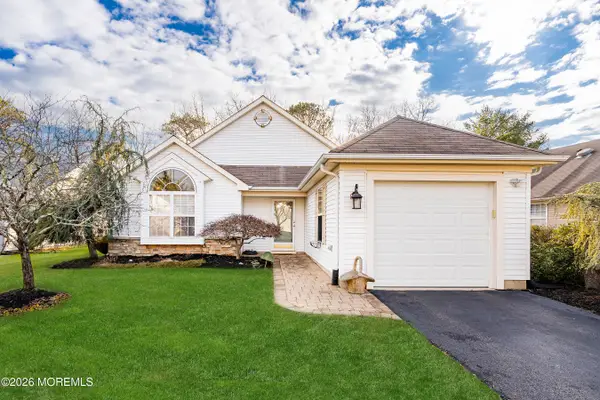 23 Pine Hollow Lane, Lakewood, NJ 08701