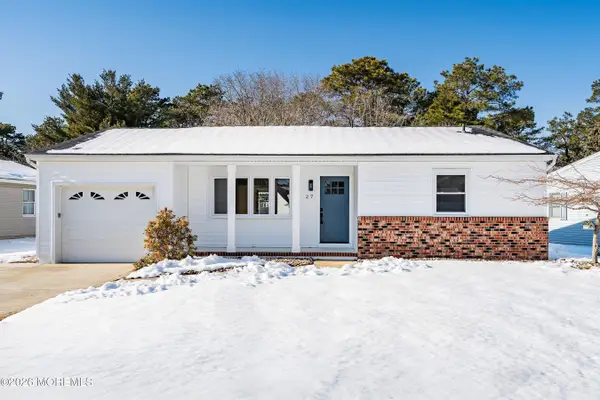 27 Whitaker Drive, Toms River, NJ 08757