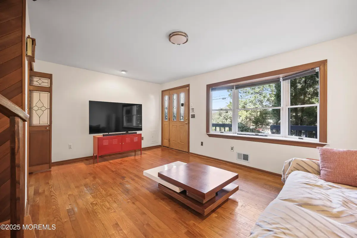 28 Florence Avenue, Leonardo, NJ 07737 - #1