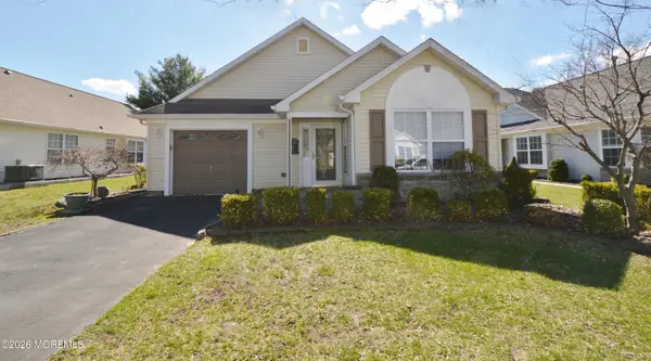 2736 Meadow Lake Drive, Toms River, NJ 08755