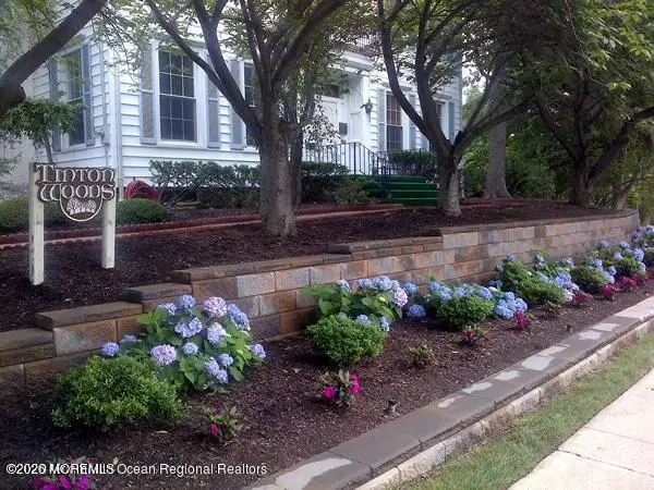 55 Oak Lane, Eatontown, NJ 07724