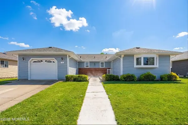 4 Ravenna Court, Toms River, NJ 08755