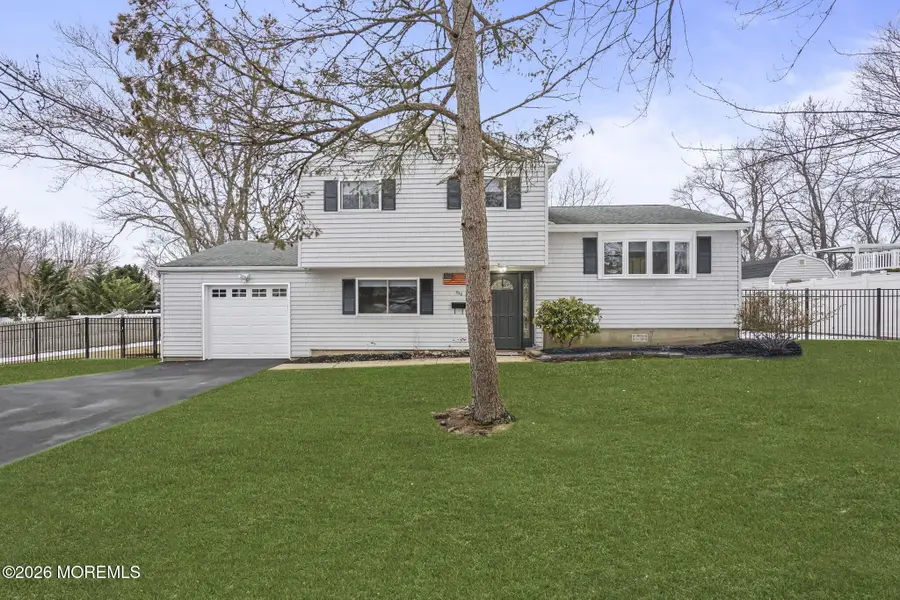 520 East Road, Belford, NJ 07718 - #3