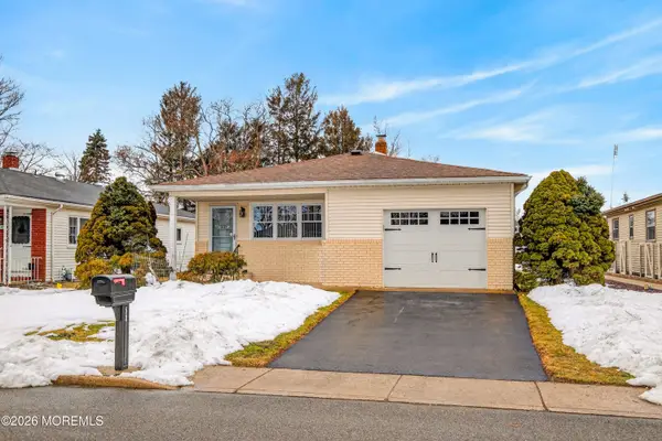 241 Charlotteville Drive, Toms River, NJ 08757