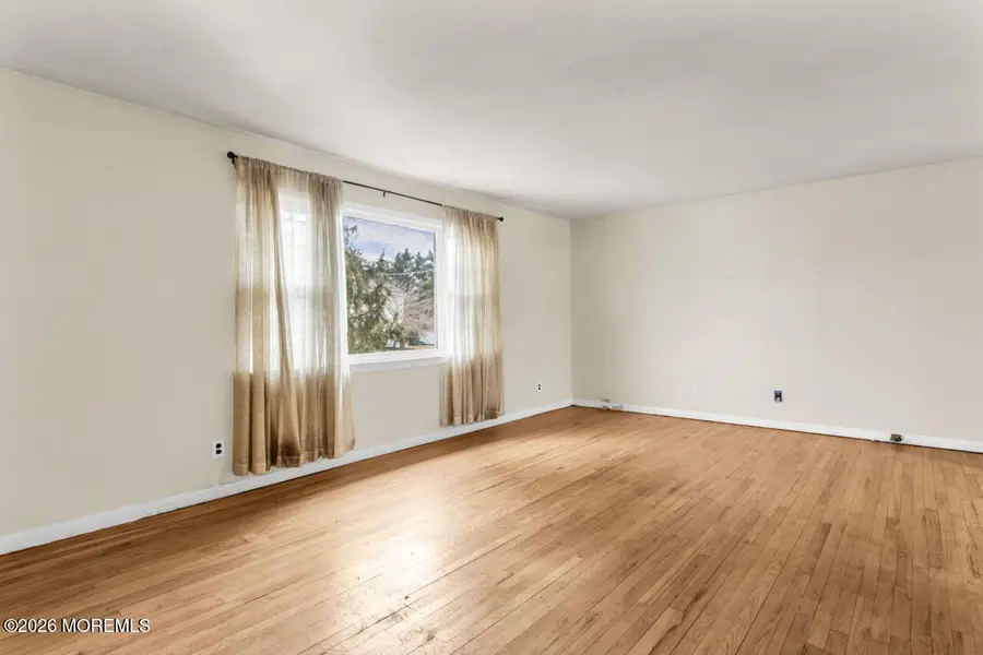 88 Lynn Court, Belford, NJ 07718 - #3