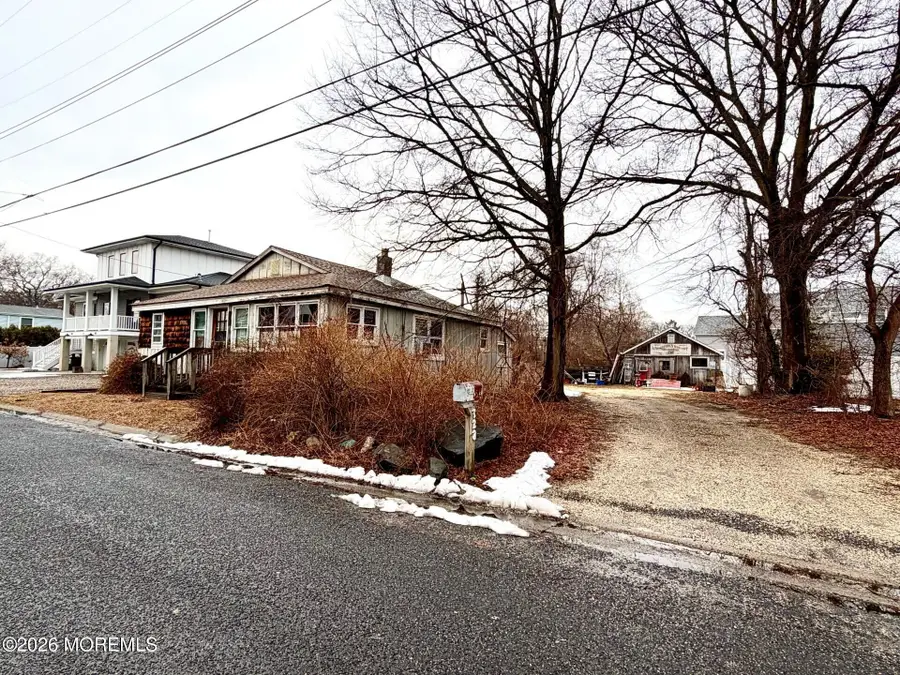 723 Howe Street, Point Pleasant, NJ 08742 - #3