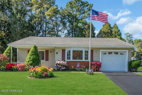 11 Vermont Way, Whiting, NJ 08759