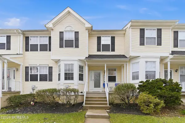 37 Hadley Drive, Robbinsville, NJ 08691