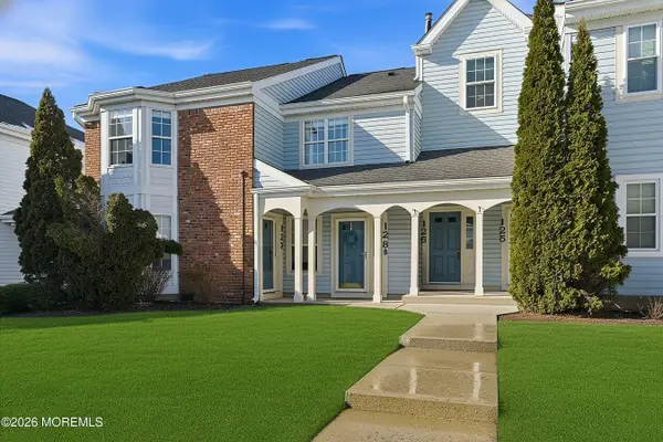 128 Tulip Lane, Freehold, NJ 07728