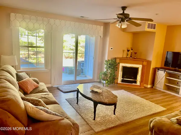 7 Bugle Way, Tinton Falls, NJ 07753