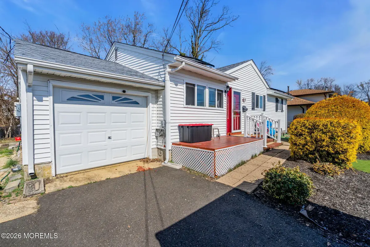 32 Koenig Lane, Freehold, NJ 07728 - #1
