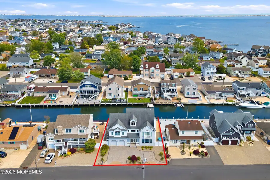 17 Lagoon Drive, Toms River, NJ 08753 - #3