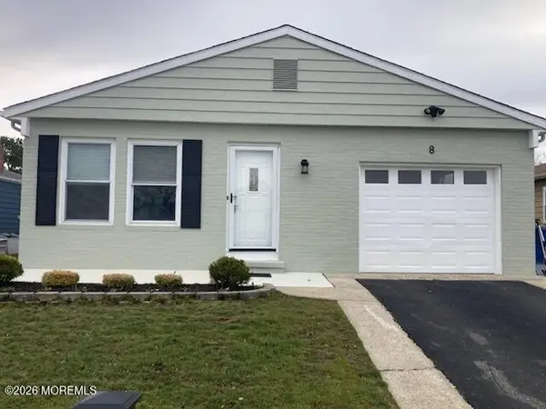 8 Virgin Islands Drive, Toms River, NJ 08757