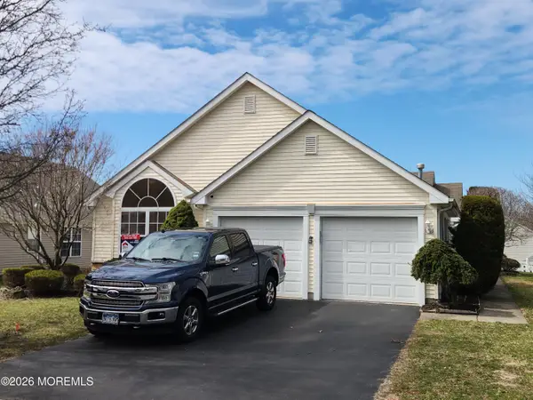 20 Winding River Road, Lakewood, NJ 08701