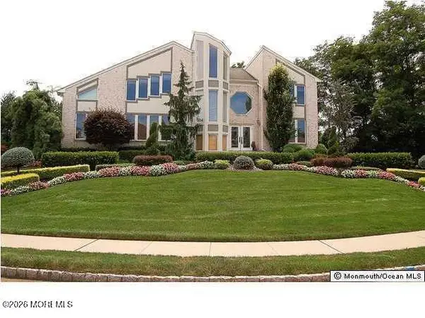 5 Cherry Point Court, Morganville, NJ 07751