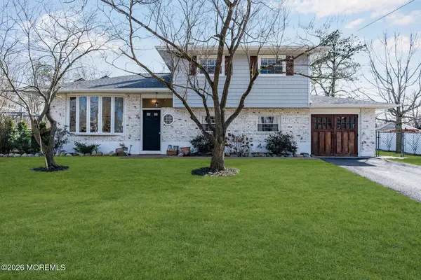 38 Alan Terrace, Howell, NJ 07731