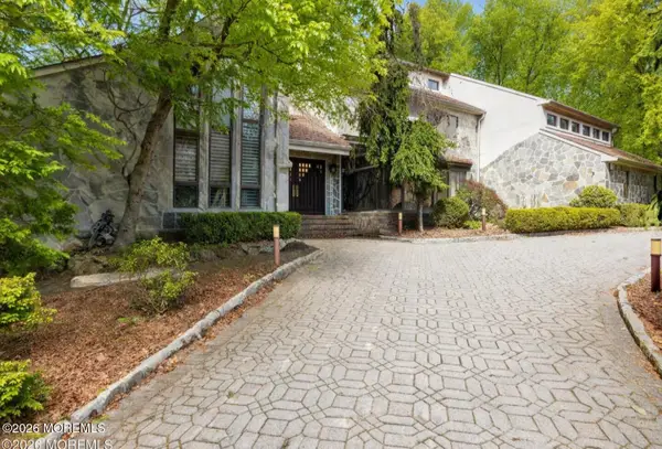 9 Sherwood Court, Holmdel, NJ 07733