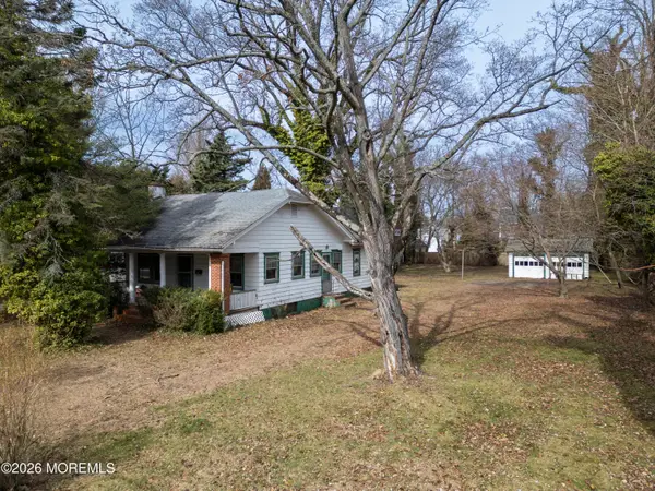 33 Markham Place, Little Silver, NJ 07739