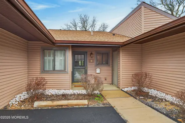 4 Friendship Court, Red Bank, NJ 07701