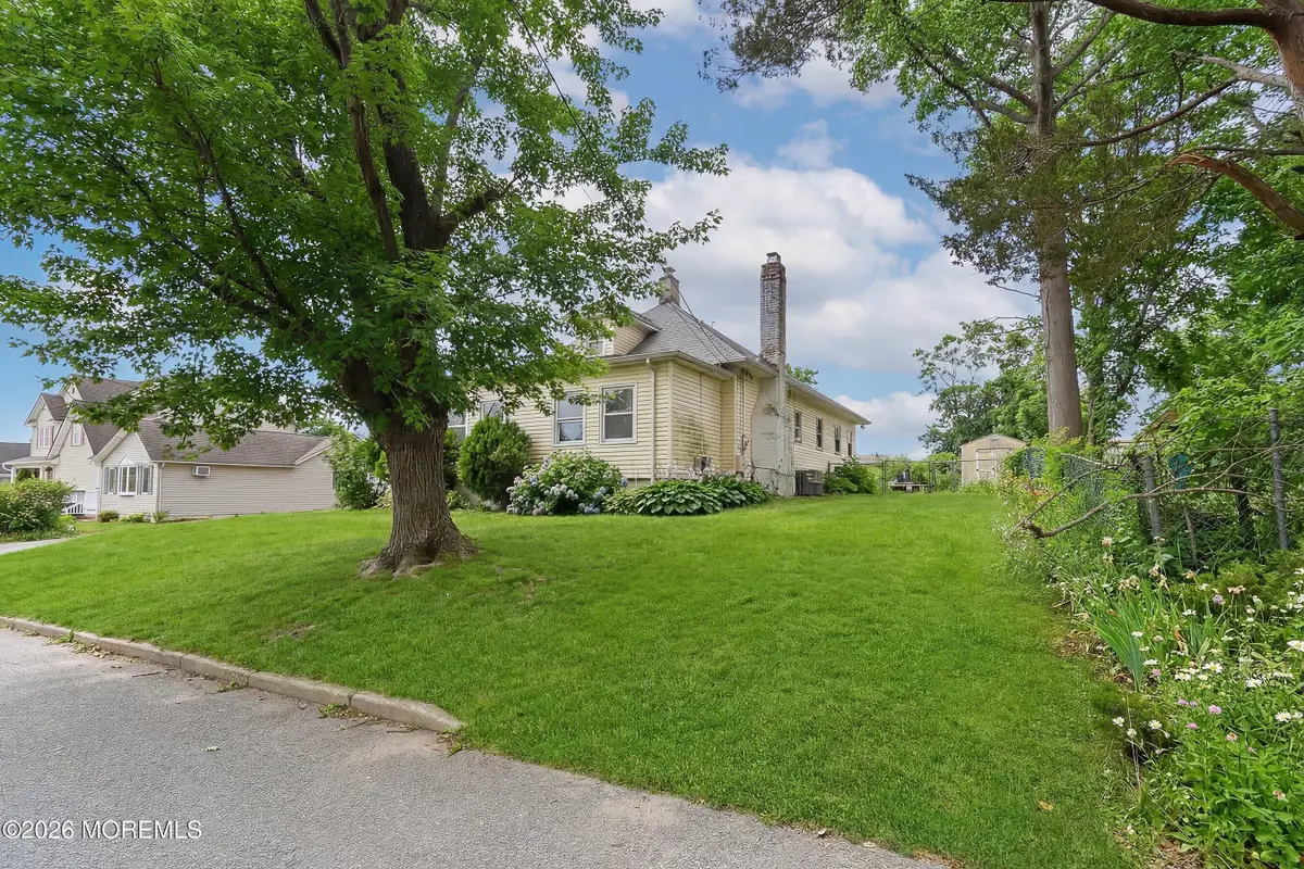 18 Central Avenue, Toms River, NJ 08753 - #1