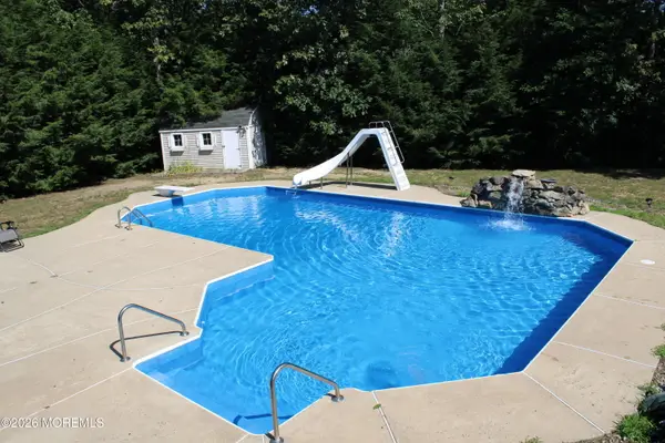 19 Liverpool Court, Jackson, NJ 08527