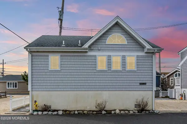 105 Bayberry Way, Lavallette, NJ 08735