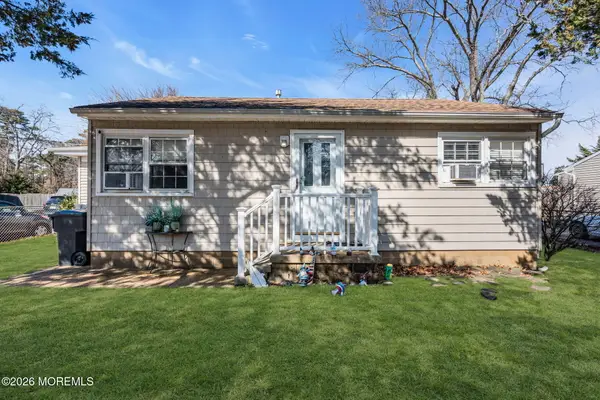 2 Castro Grove Drive, Toms River, NJ 08753