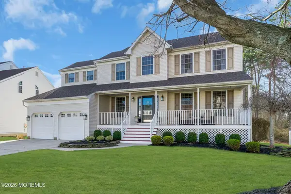 18 Gristmill Road, Howell, NJ 07731