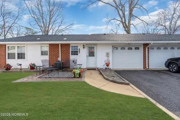 821B Balmoral Court, Lakewood, NJ 08701