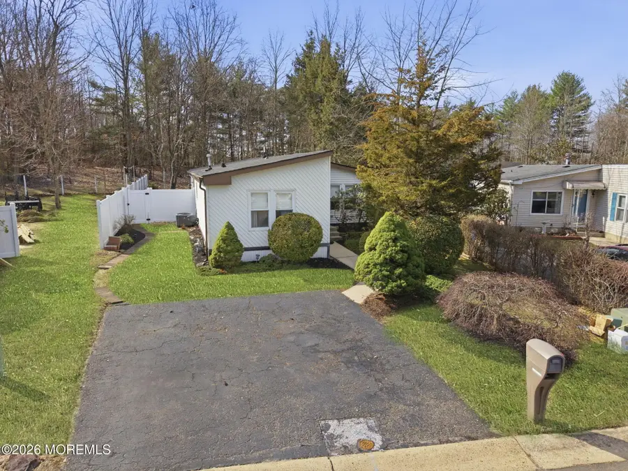 70 Deer Way, Manalapan, NJ 07726 - #3