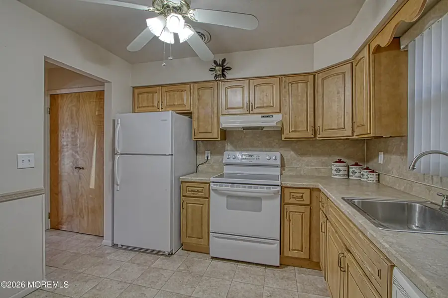 5 Wayne Court, Whiting, NJ 08759 - #3