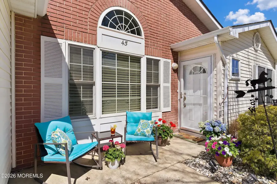 45 Jaffreyton Close, Freehold, NJ 07728 - #3