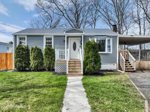 37 Central Avenue, Hazlet, NJ 07730