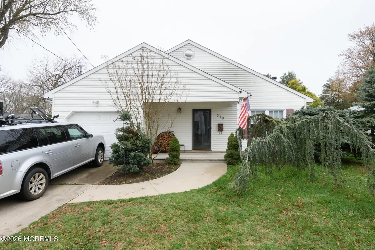 210 Raritan Place, North Middletown, NJ 07748 - #1