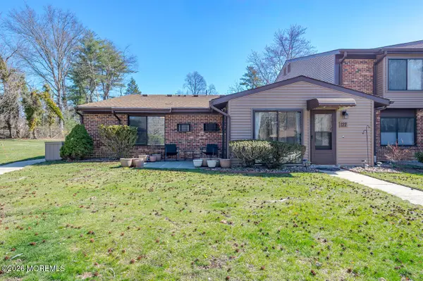 122 Manchester Court, Red Bank, NJ 07701