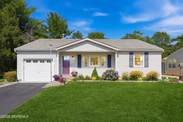 24 Rutland Drive, Toms River, NJ 08757