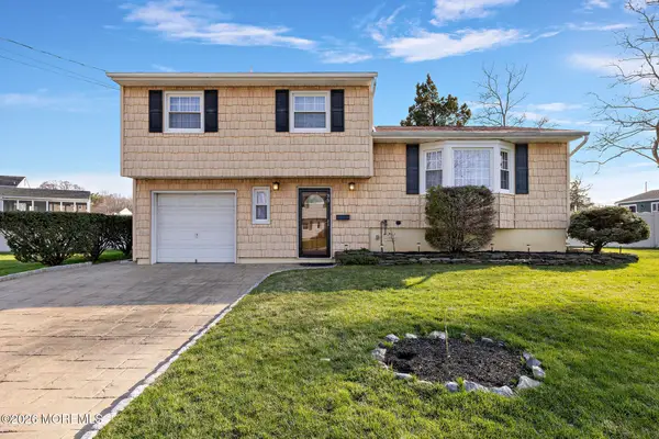 35 Calt Drive, Hazlet, NJ 07730