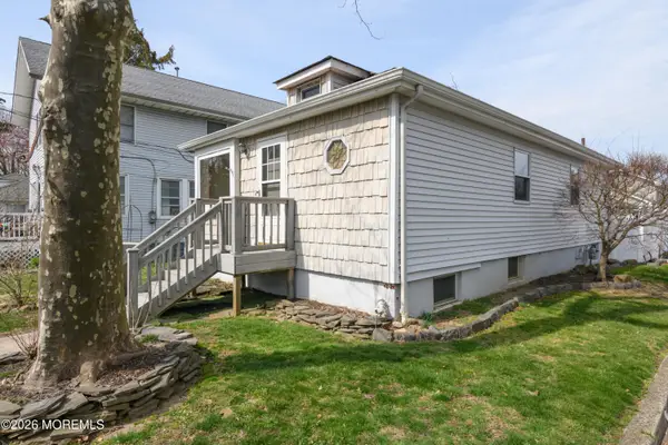 61 Viola Avenue, Leonardo, NJ 07737