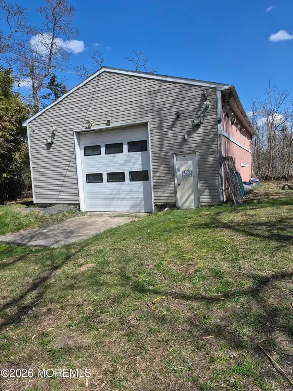 21 Cedar Swamp Road, Jackson, NJ 08527