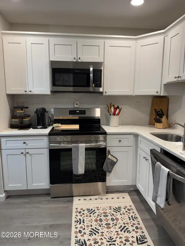 105 Amberly Drive #G, Englishtown, NJ 07726