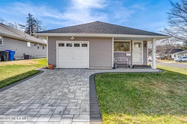 3 Mount Katadin Drive, Toms River, NJ 08753